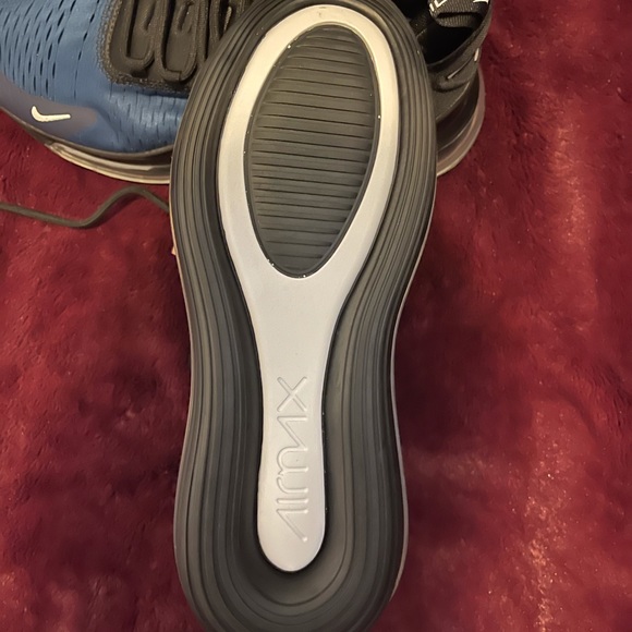 Sneakers - Picture 3 of 5